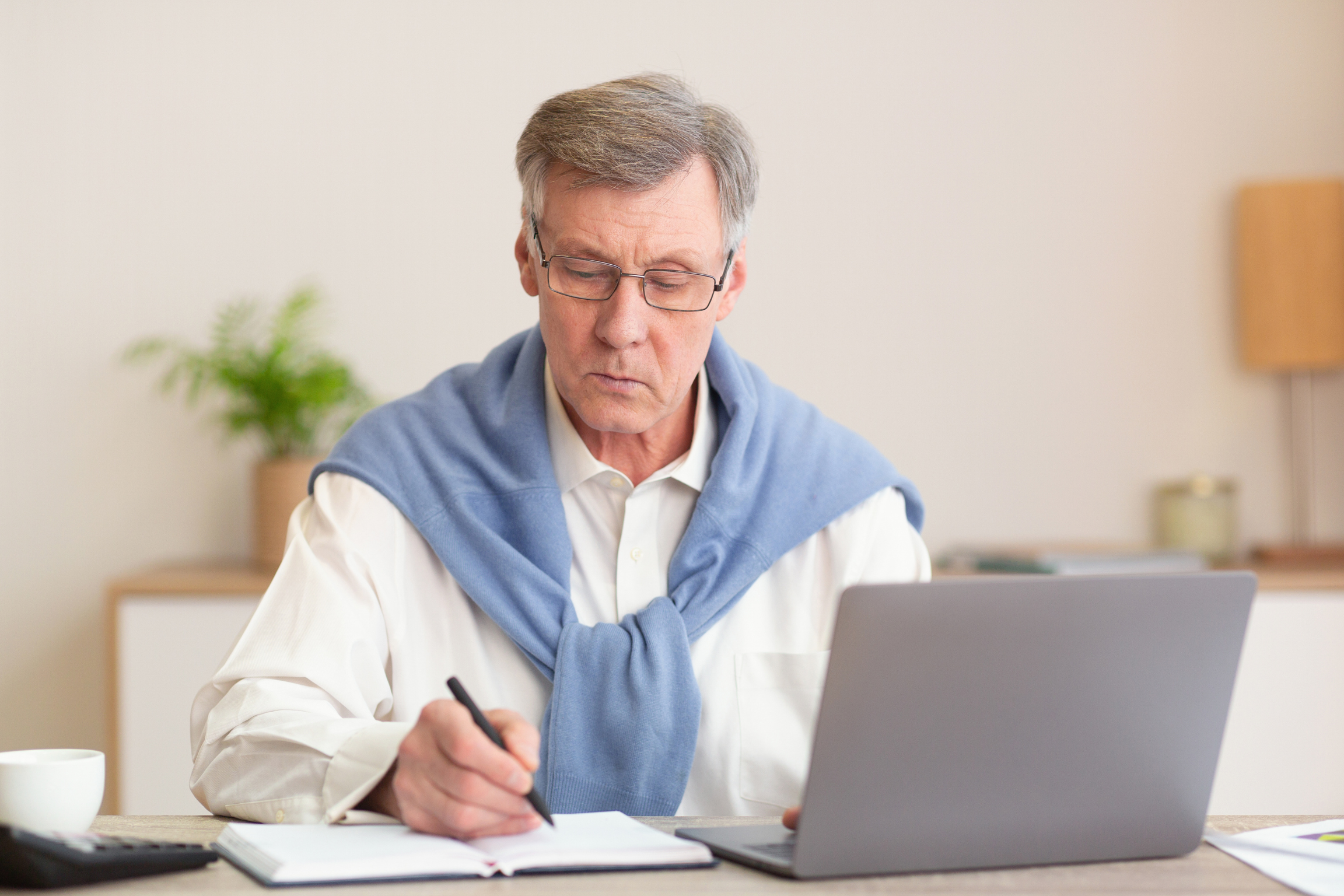 Understand the difference between fixed-rate and adjustable-rate reverse mortgages so you can choose the option that best fits your needs.